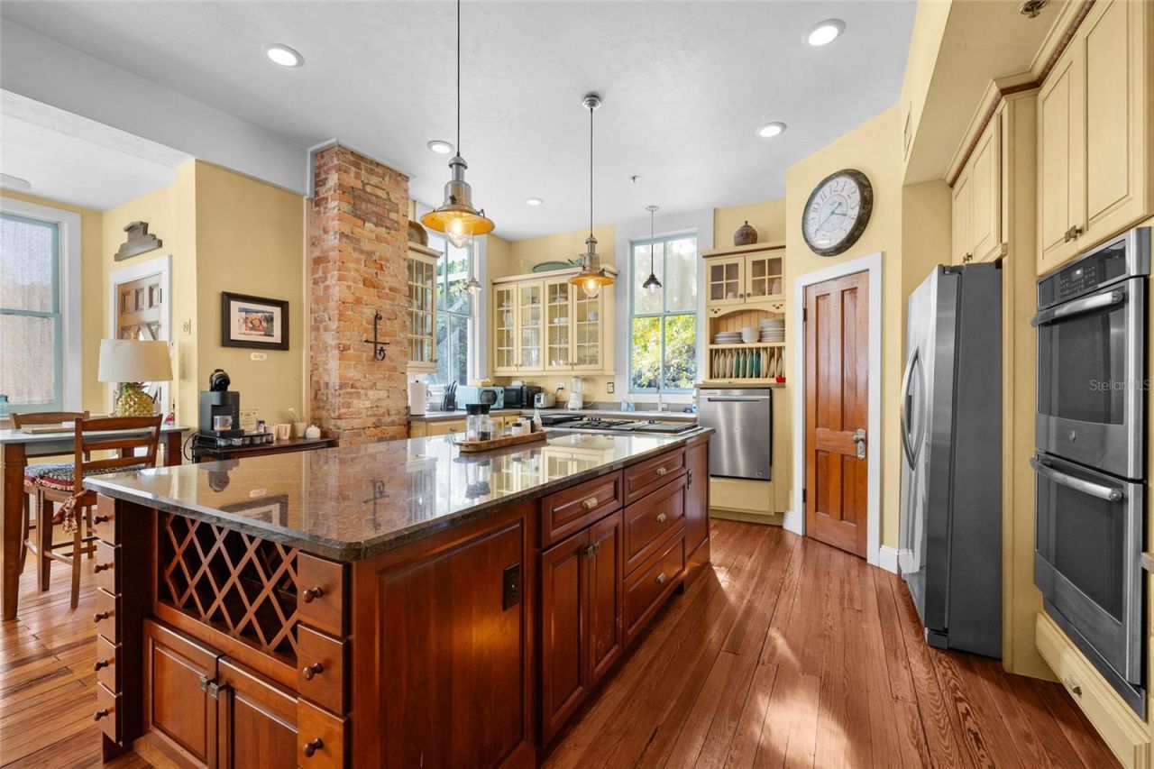 221 SE 7th Street, Gainesville, FL 32601 Photo