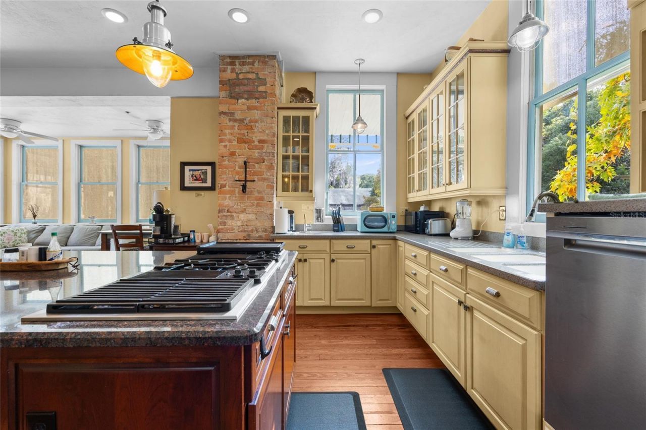 221 SE 7th Street, Gainesville, FL 32601 Photo