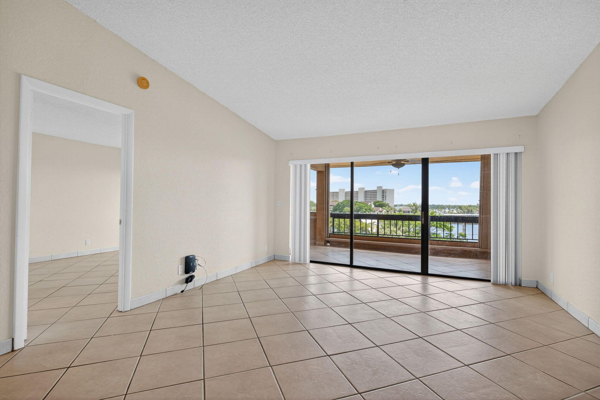 1030 Us Highway 1, Unit 413, North Palm Beach, FL 33408 Photo
