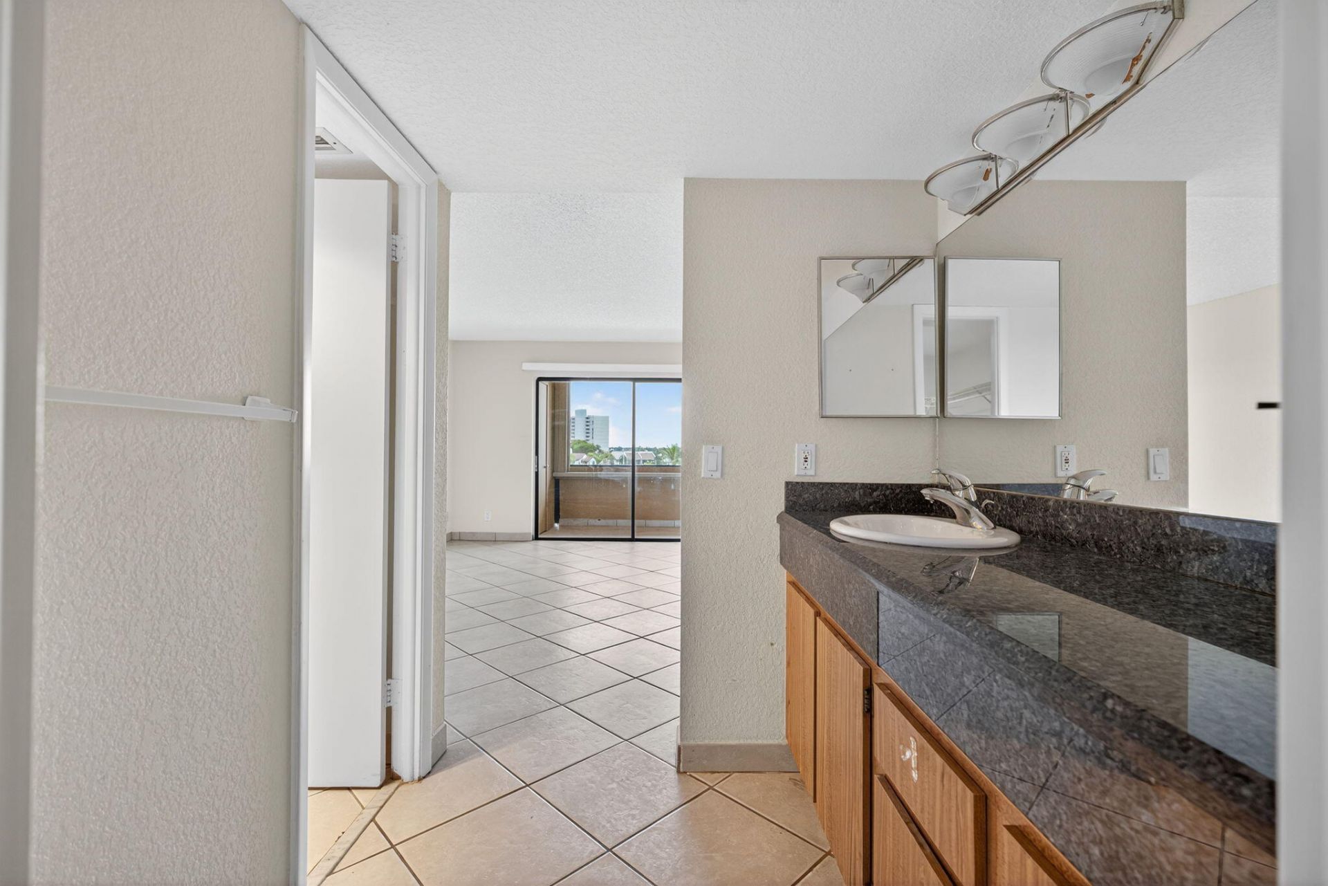 1030 Us Highway 1, Unit 413, North Palm Beach, FL 33408 Photo