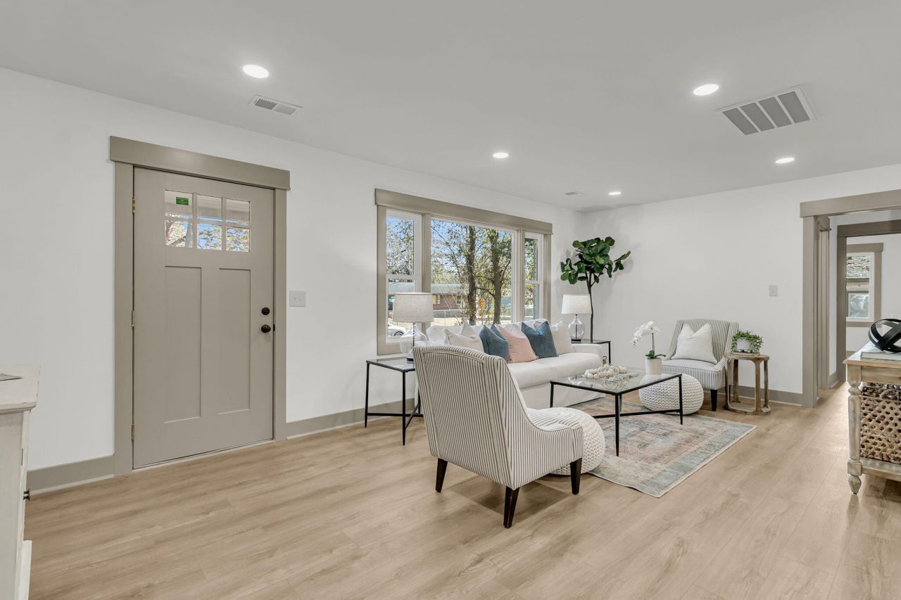 719 Wantoot Boulevard Photo 16