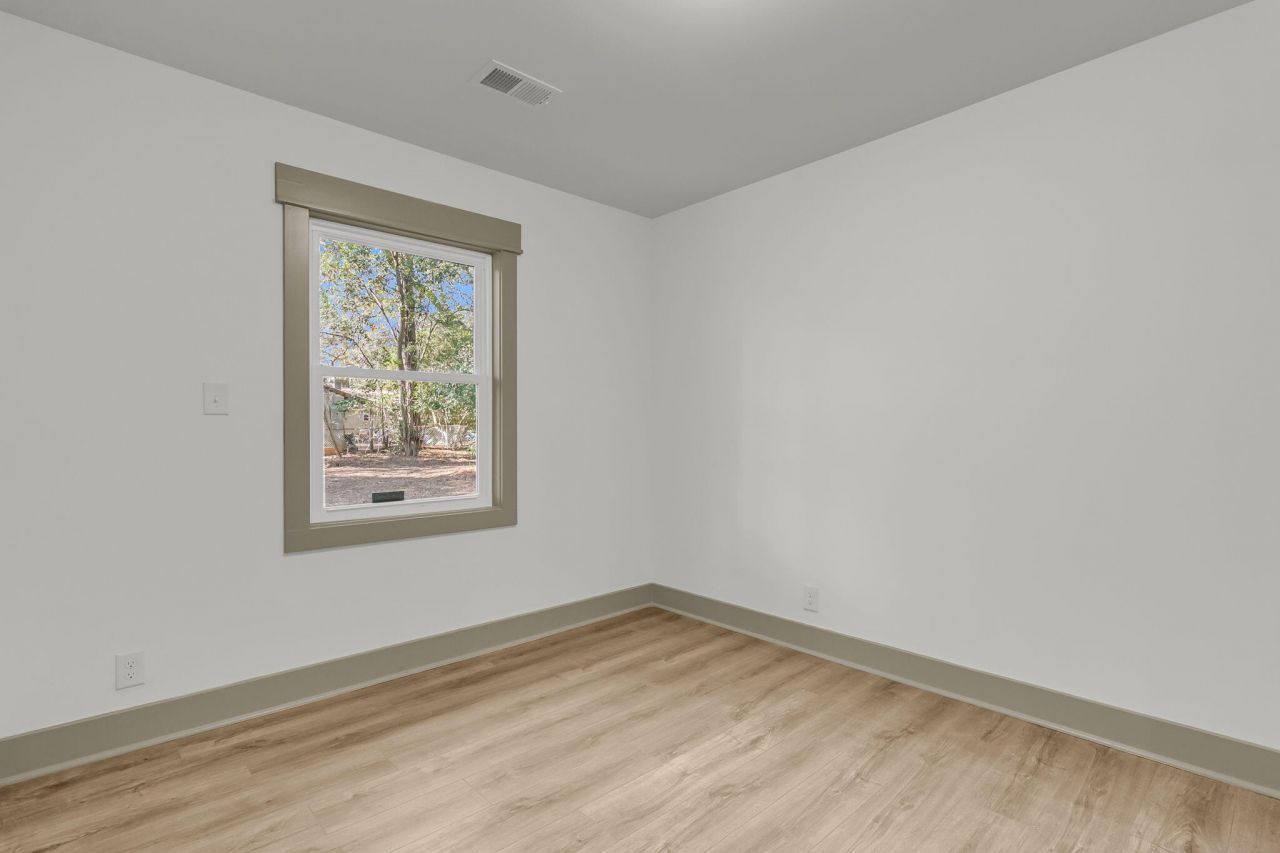 719 Wantoot Boulevard Photo 28