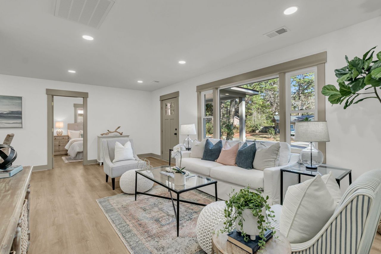 719 Wantoot Boulevard Photo 6