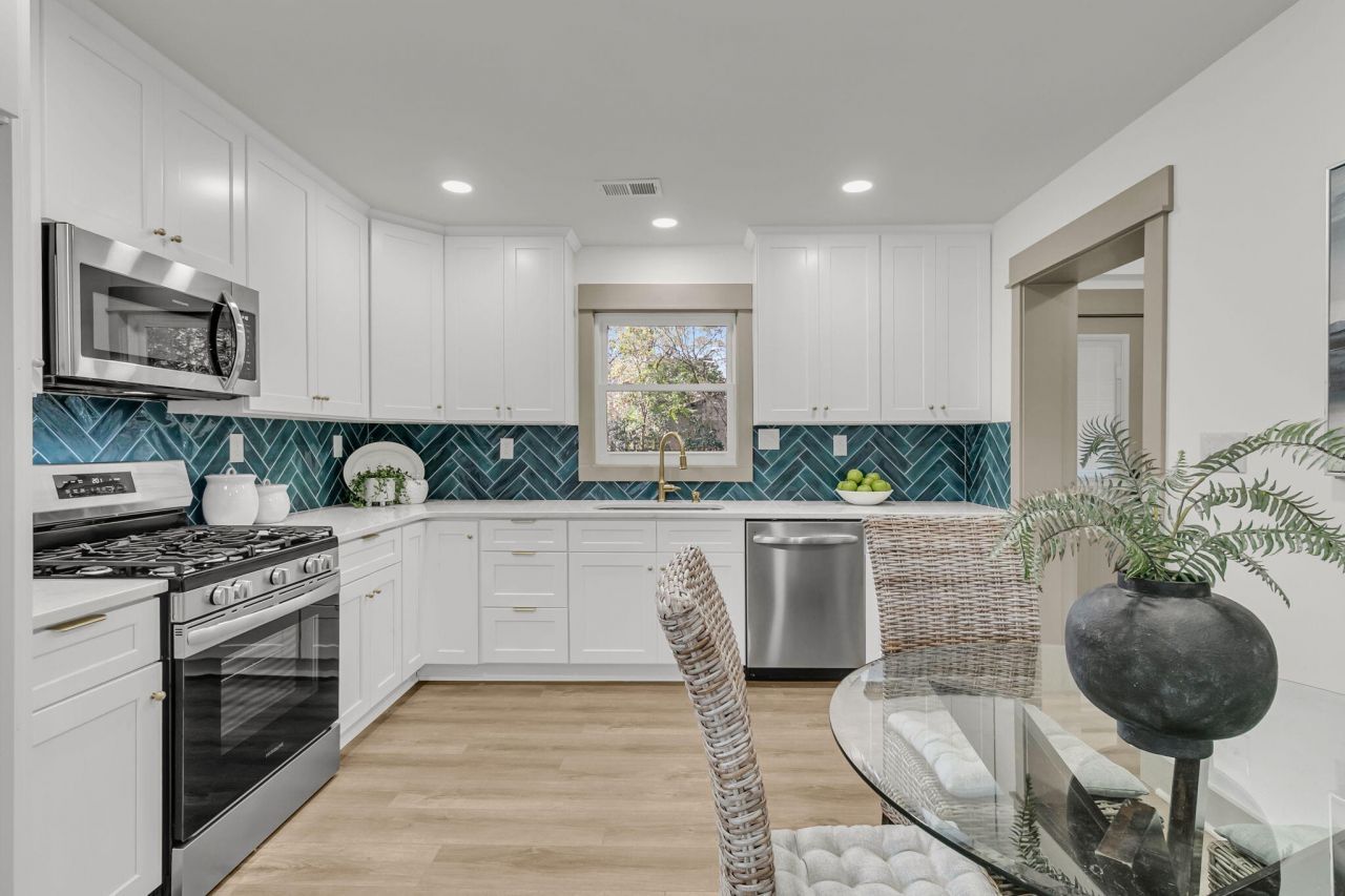 719 Wantoot Boulevard Photo 9