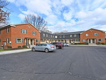 7 Creekwood Square, Unit 7, Glendale, OH 45246