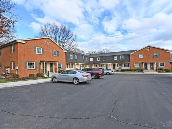 7 Creekwood Square, Unit 7, Glendale, OH 45246