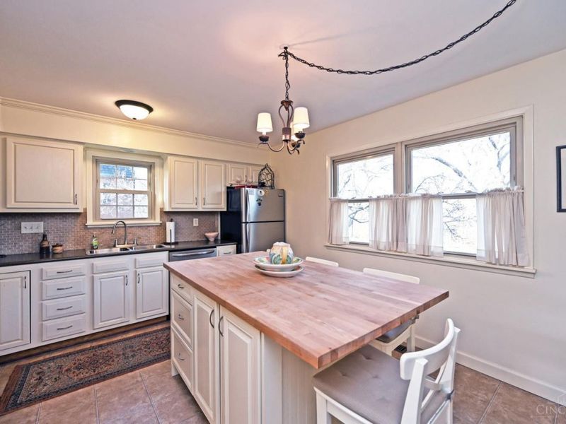 7 Creekwood Square, Unit 7, Glendale, OH 45246 Photo 11