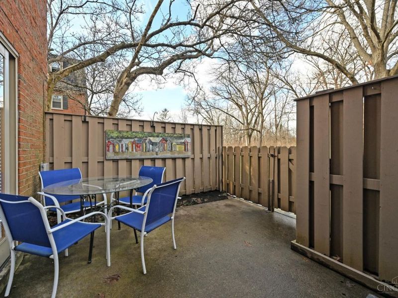 7 Creekwood Square, Unit 7, Glendale, OH 45246 Photo 28