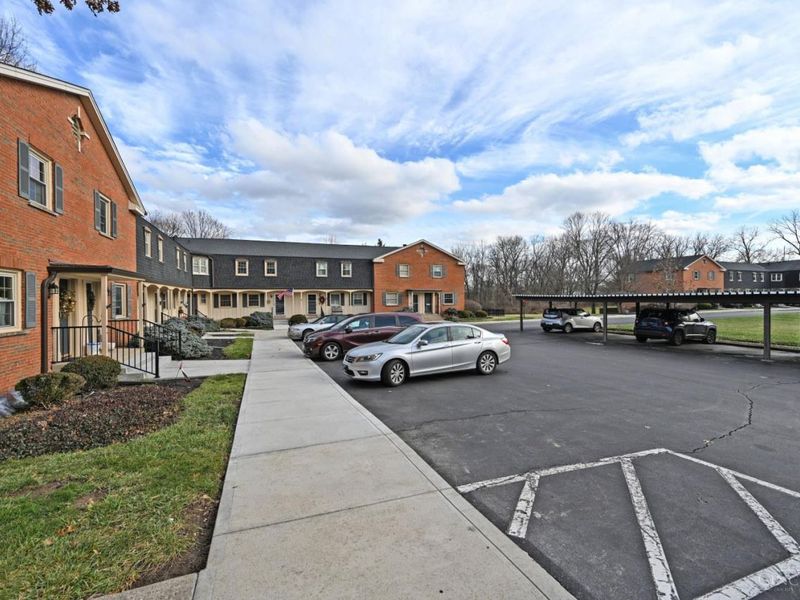 7 Creekwood Square, Unit 7, Glendale, OH 45246 Photo 3