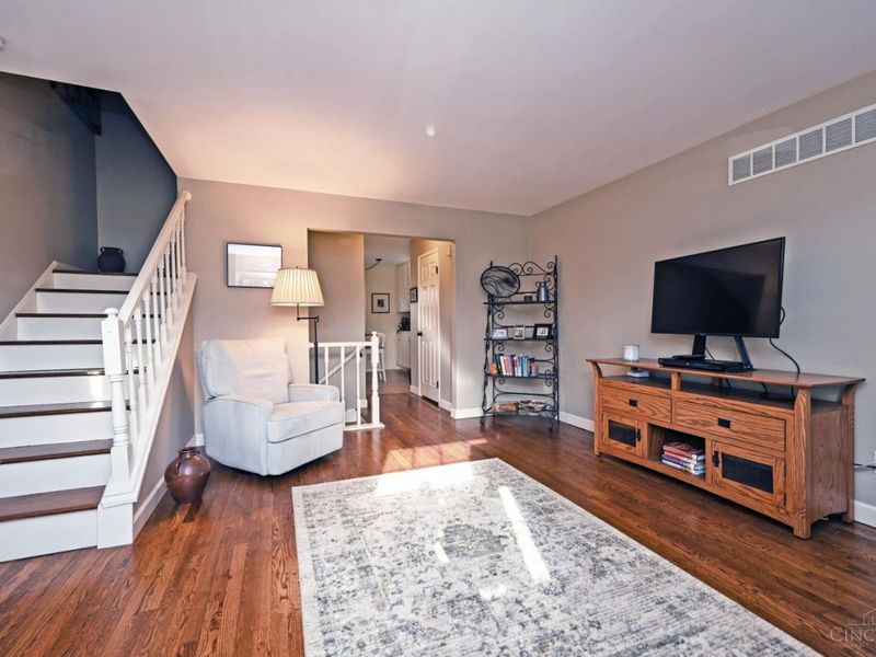 7 Creekwood Square, Unit 7, Glendale, OH 45246 Photo 8