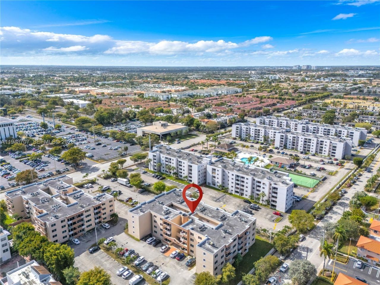 8050 NW 8th St, Unit 305, Miami, FL 33126 Photo