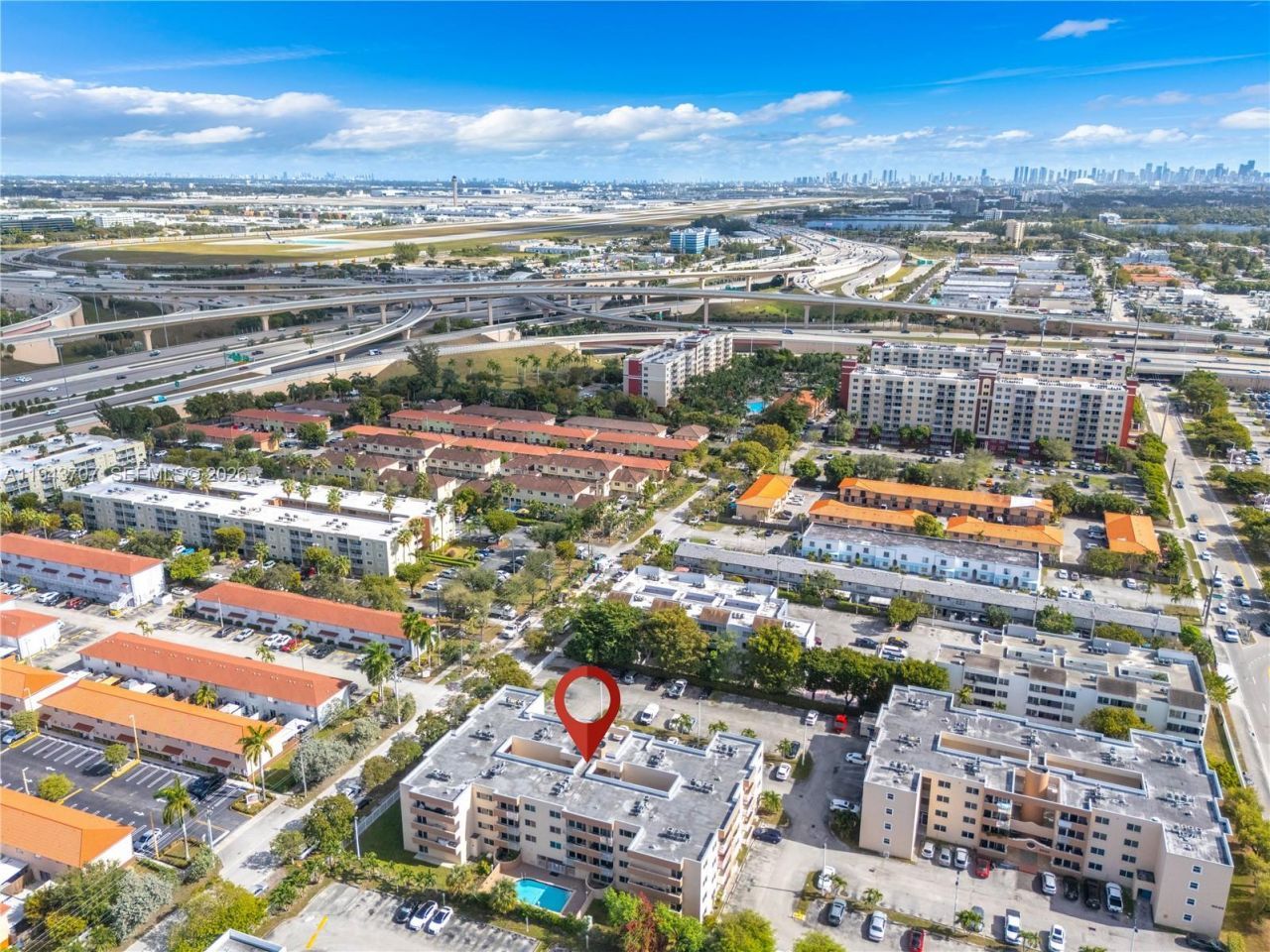 8050 NW 8th St, Unit 305, Miami, FL 33126 Photo