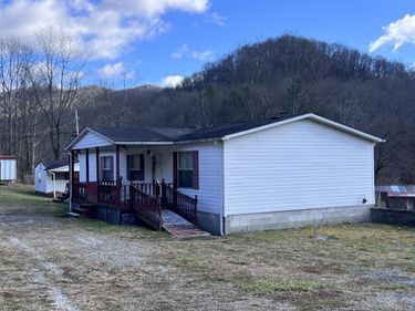 122 Blue Hollow Road, Frakes, KY 40940