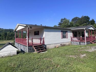 122 Blue Hollow Road, Frakes, KY 40940