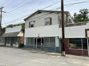 448 Scotts Run, Osage, WV 26543