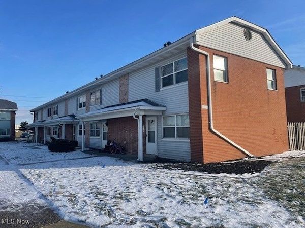 219 Buckeye Circle, Columbus, OH 43217