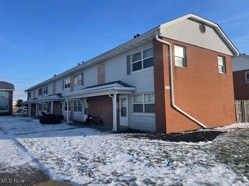 219 Buckeye Circle, Columbus, OH 43217 Photo 1