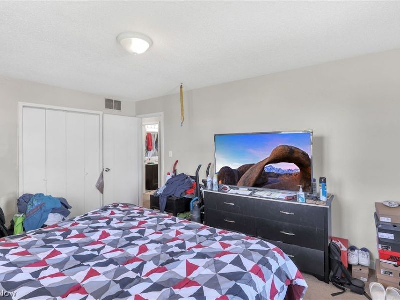 219 Buckeye Circle, Columbus, OH 43217 Photo 17