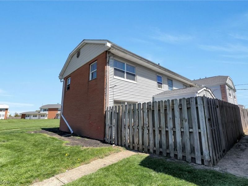 219 Buckeye Circle, Columbus, OH 43217 Photo 22