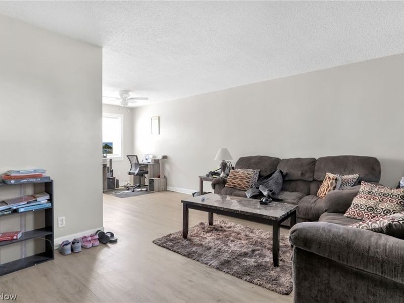 219 Buckeye Circle, Columbus, OH 43217 Photo 6