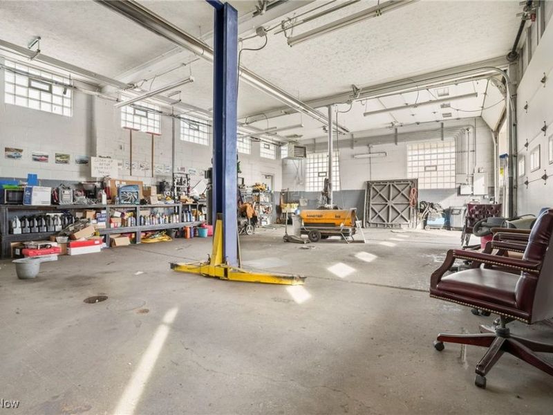 2105 Columbus Road NE, Canton, OH 44705 Photo 7