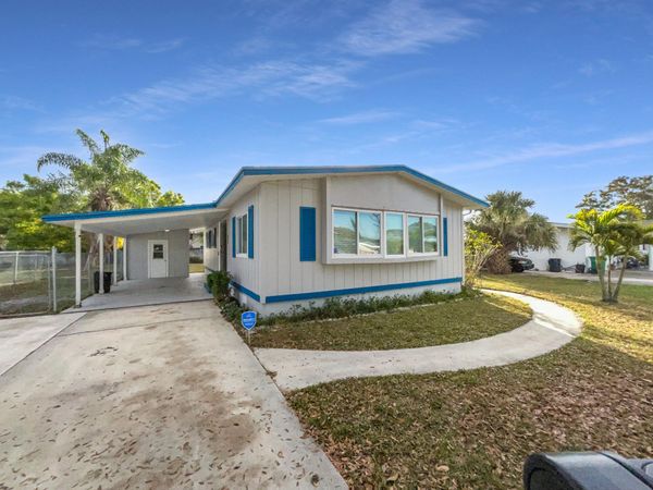 409 Coconut Avenue E, Port St. Lucie, FL 34952