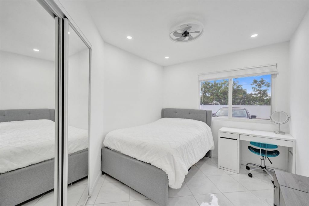 5514 SW 28th Ter, Dania Beach, FL 33312 Photo