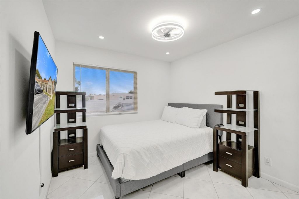 5514 SW 28th Ter, Dania Beach, FL 33312 Photo