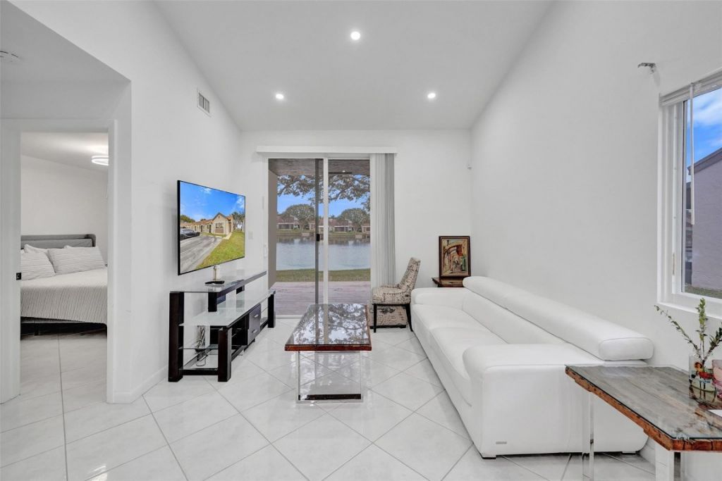 5514 SW 28th Ter, Dania Beach, FL 33312 Photo