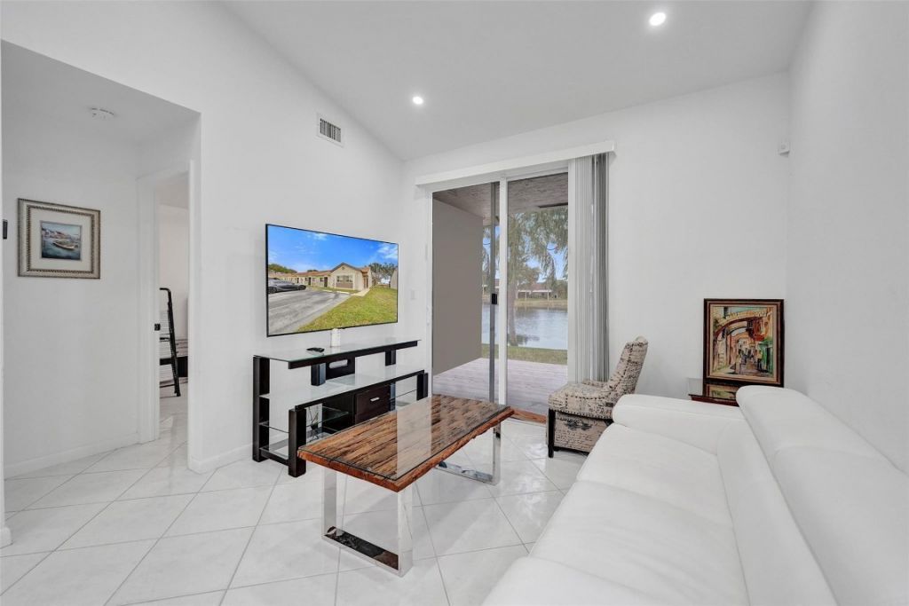 5514 SW 28th Ter, Dania Beach, FL 33312 Photo