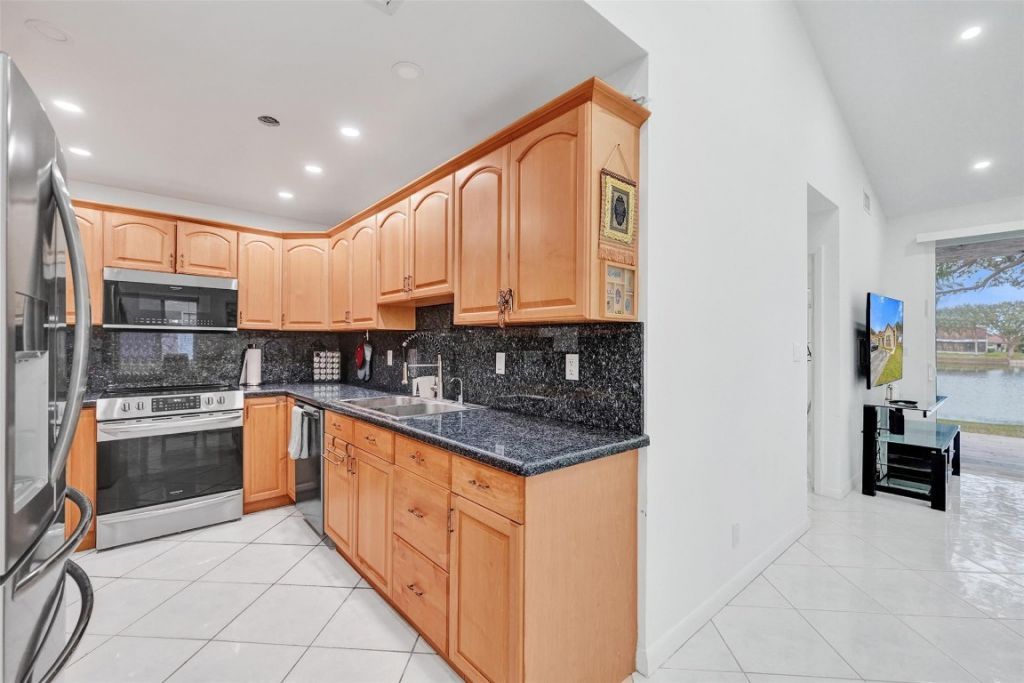 5514 SW 28th Ter, Dania Beach, FL 33312 Photo