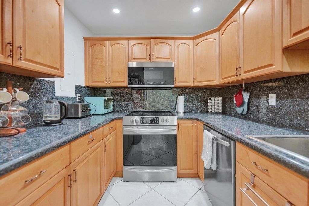 5514 SW 28th Ter, Dania Beach, FL 33312 Photo