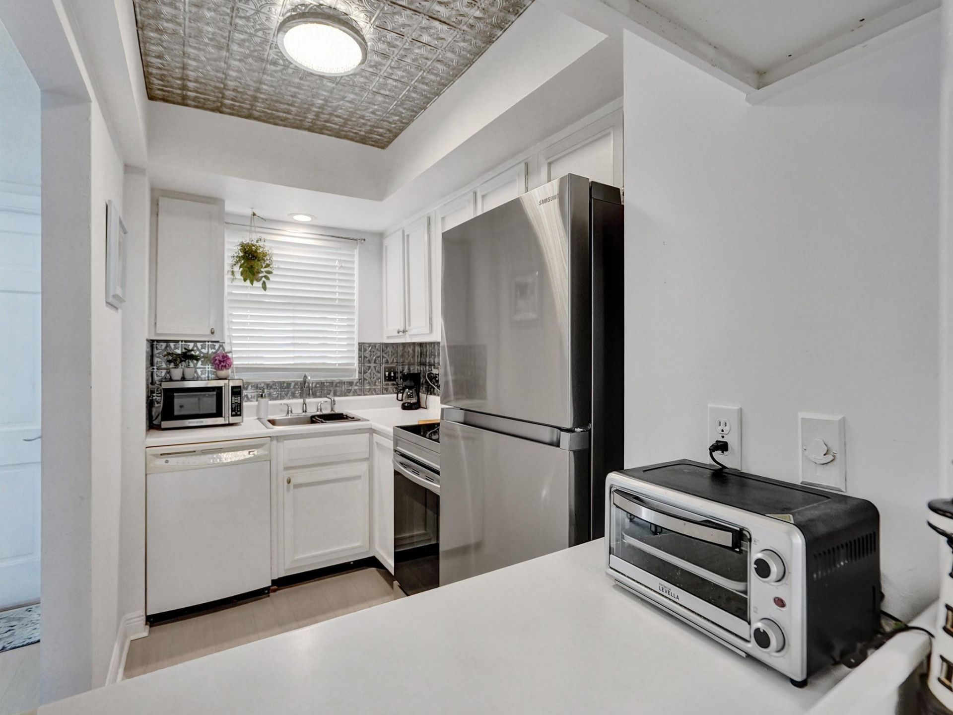 1850 S Ocean Boulevard, Unit 605, Lauderdale by the Sea, FL 33062 Photo