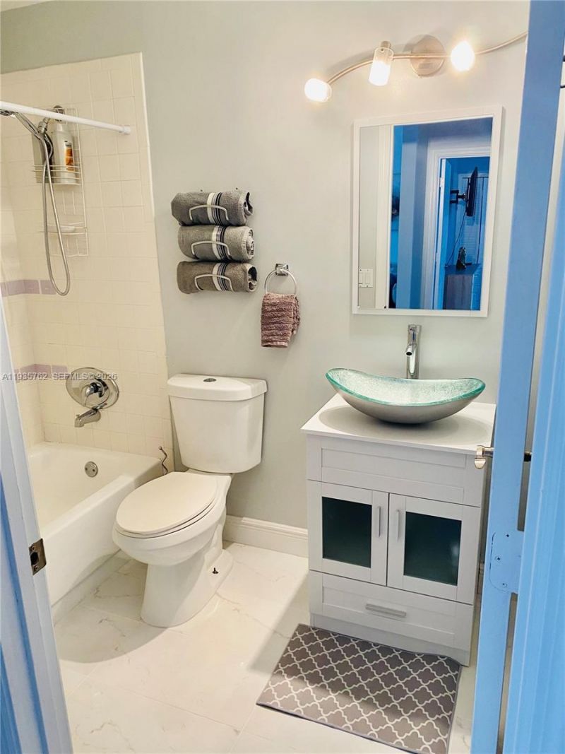 2002 Lake Breeze Ct , Wellington, FL 33414 Photo