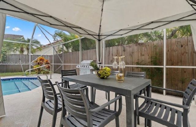 2002 Lake Breeze Ct , Wellington, FL 33414 Photo