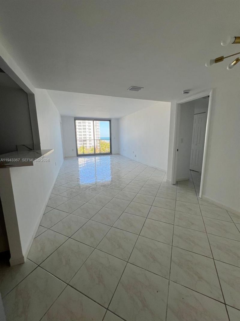 9273 Collins Ave, Unit 607, Surfside, FL 33154 Photo