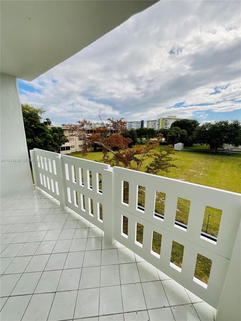 919 Hillcrest Dr, Unit 304, Hollywood, FL 33021 Photo