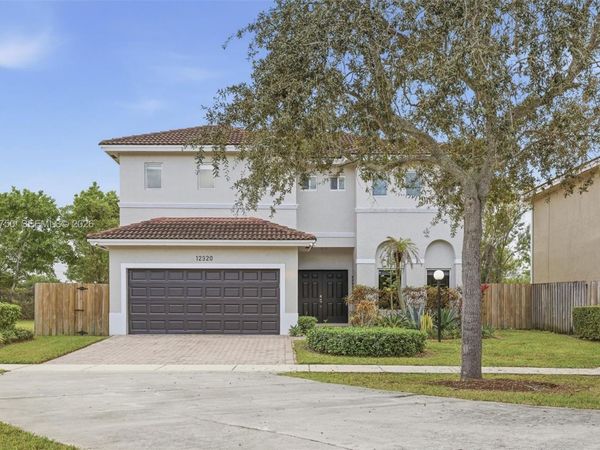 12920 SW 143rd Ter, Miami, FL 33186