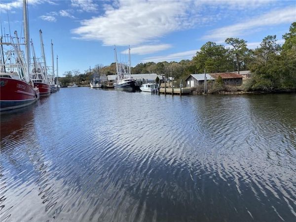 8840 Shell Belt Road, Bayou La Batre, AL 36509