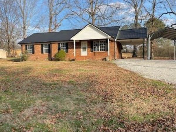9 Silverton Dr , Summertown, TN 38483