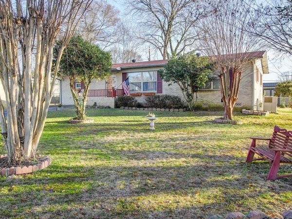 203 Sunset Bay Road, Hot Springs, AR 71913