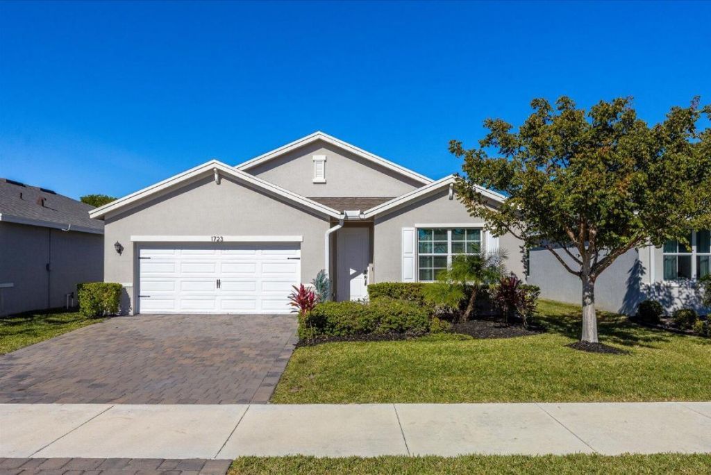 1723 NE White Pine Terrace, Jensen Beach, FL 34957 Photo