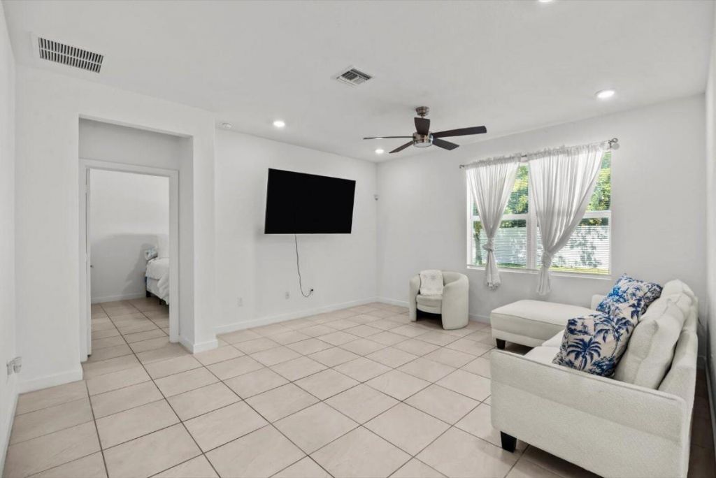 1723 NE White Pine Terrace, Jensen Beach, FL 34957 Photo