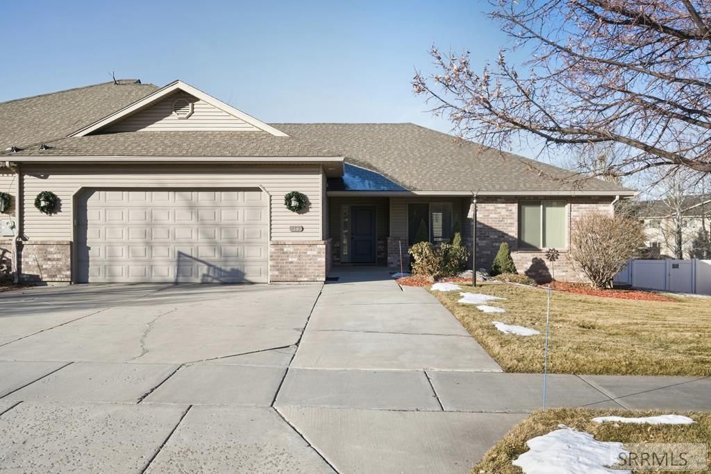 614 Eaglewood Drive, Rexburg, ID 83440 Main Photo