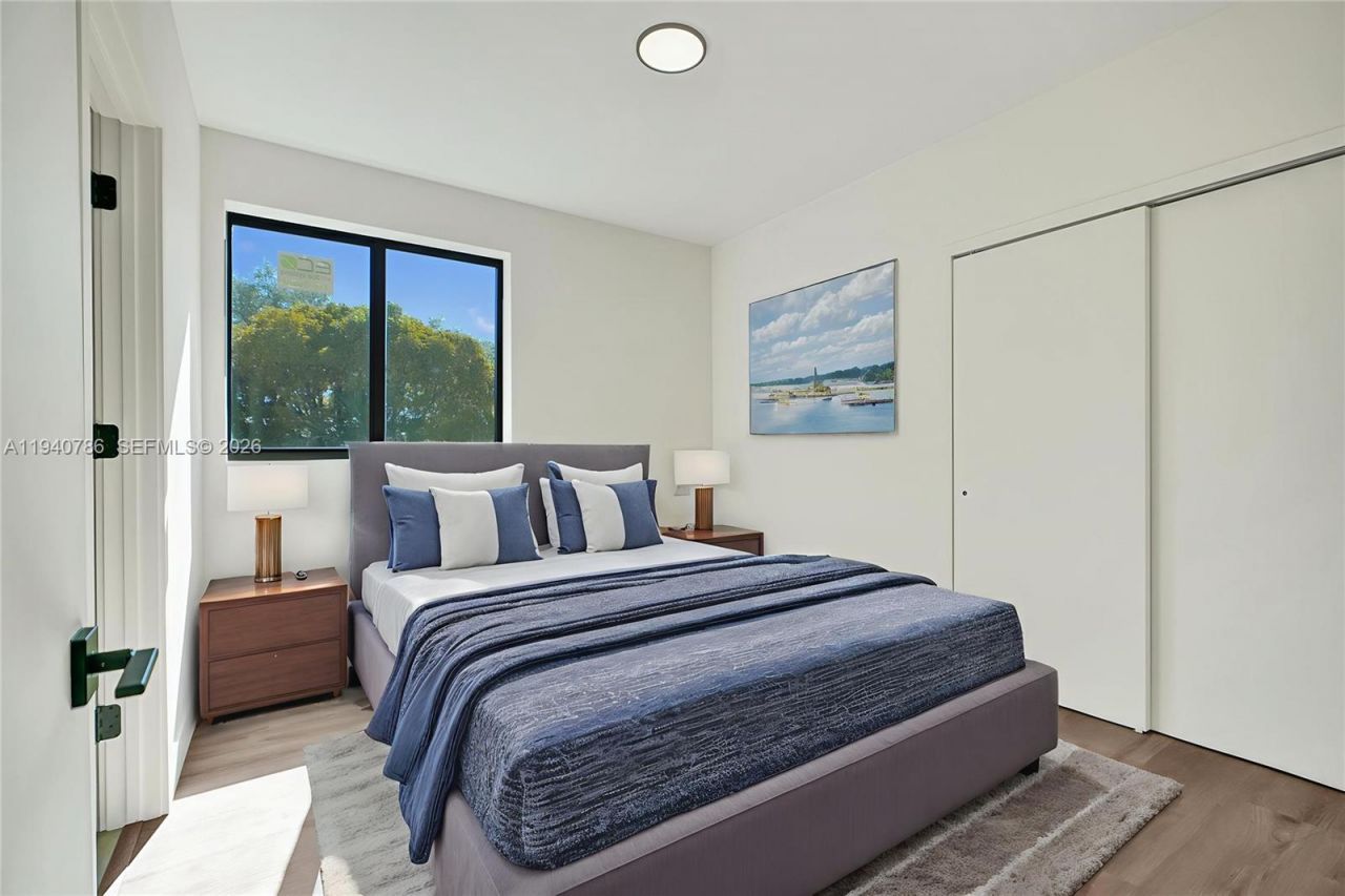 3073 Hibiscus St., Miami, FL 33133 Photo