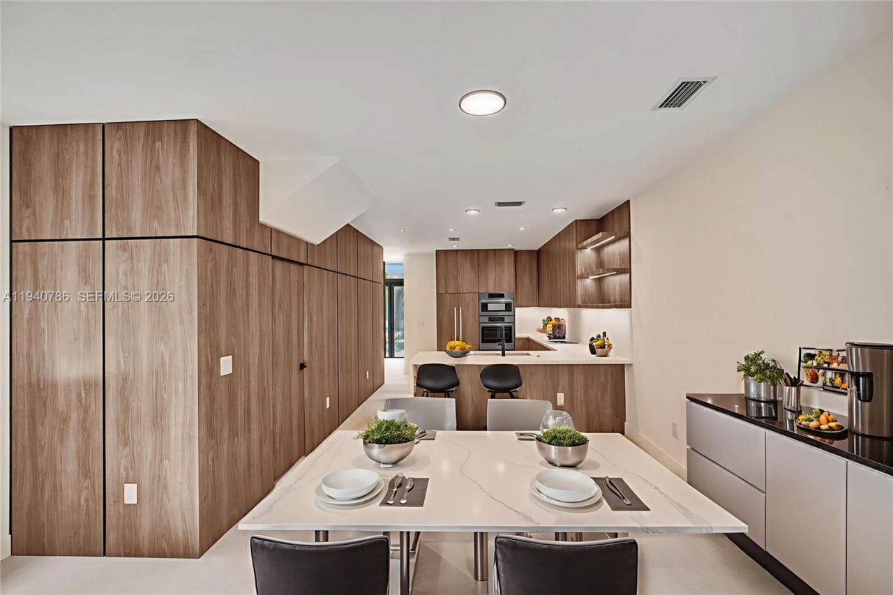 3073 Hibiscus St., Miami, FL 33133 Photo