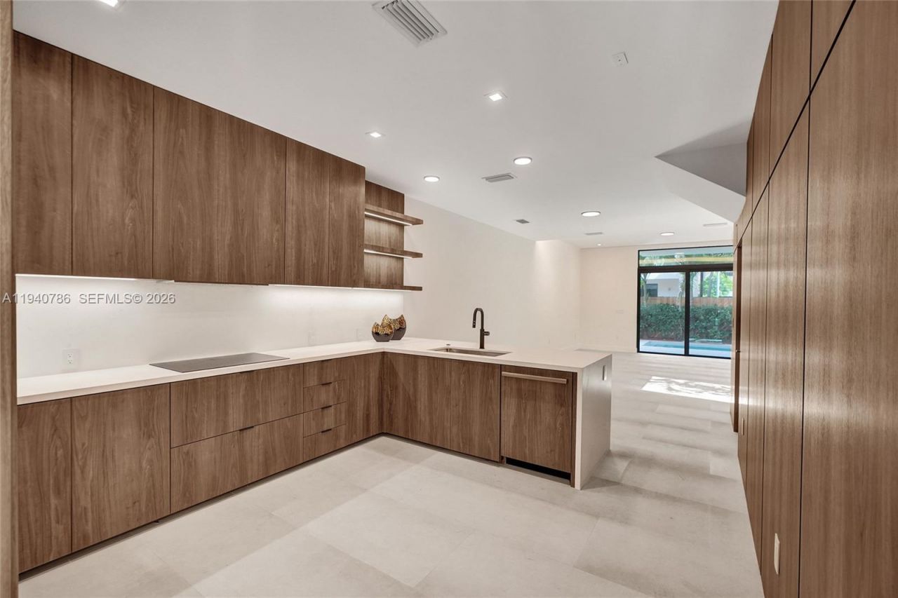 3073 Hibiscus St., Miami, FL 33133 Photo