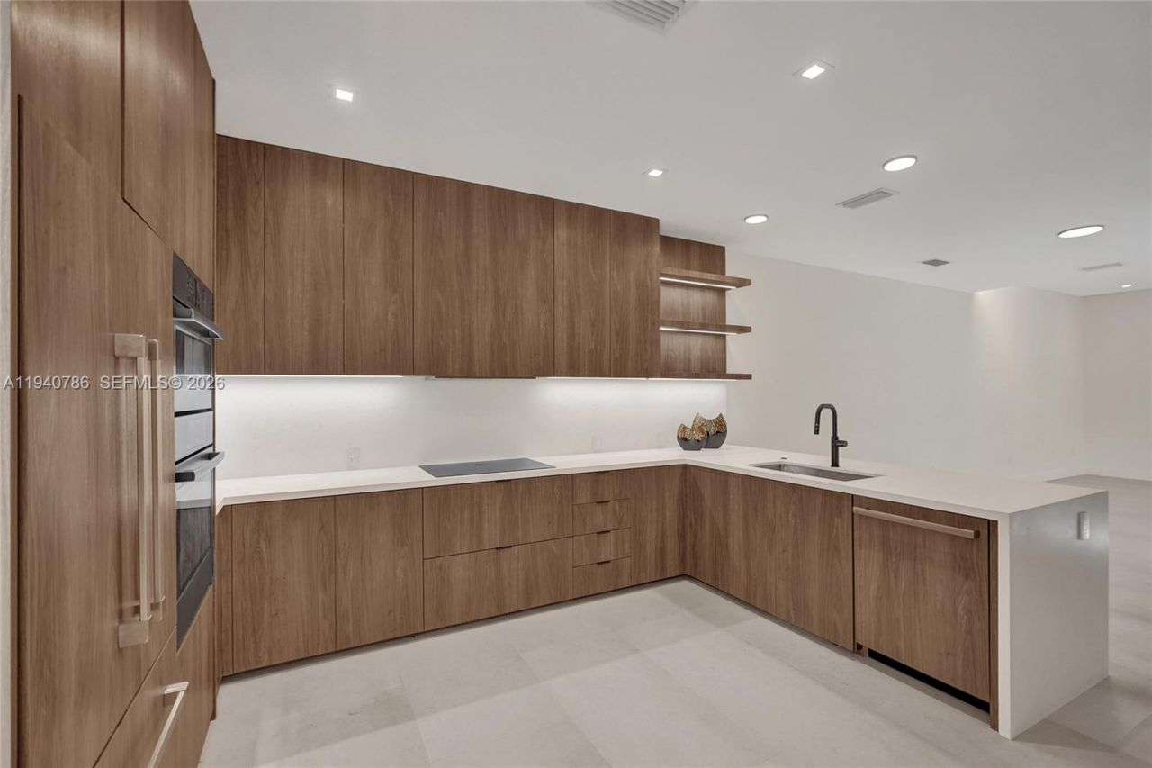 3073 Hibiscus St., Miami, FL 33133 Photo