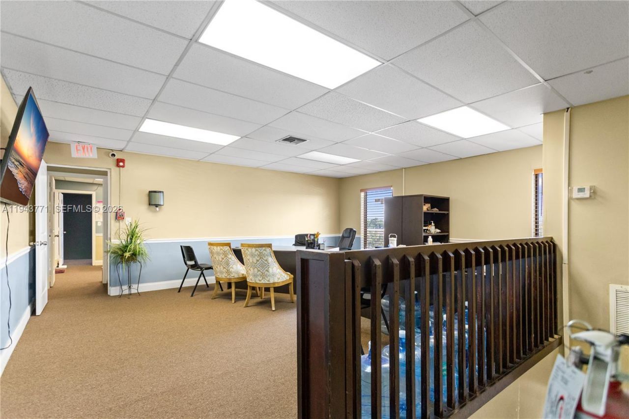 2025 N Dixie Hwy, Pompano Beach, FL 33060 Photo