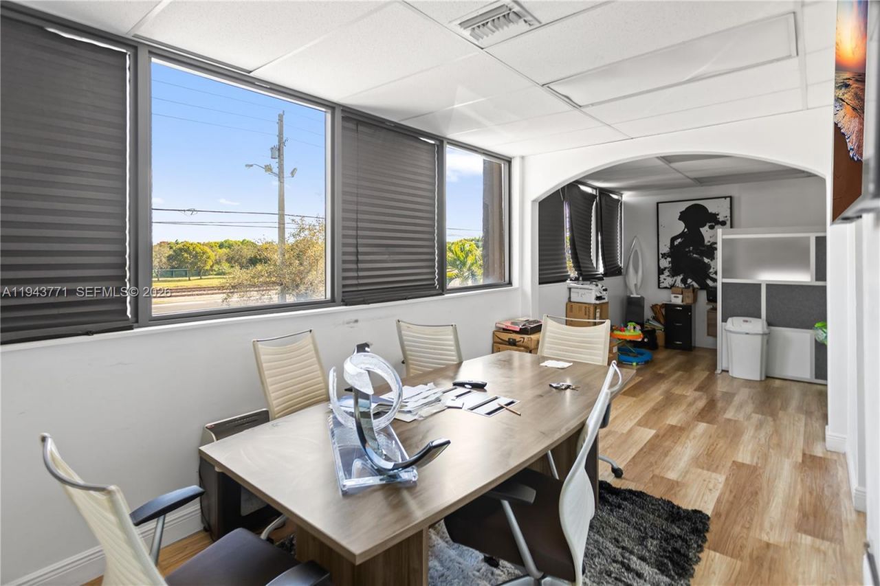 2025 N Dixie Hwy, Pompano Beach, FL 33060 Photo